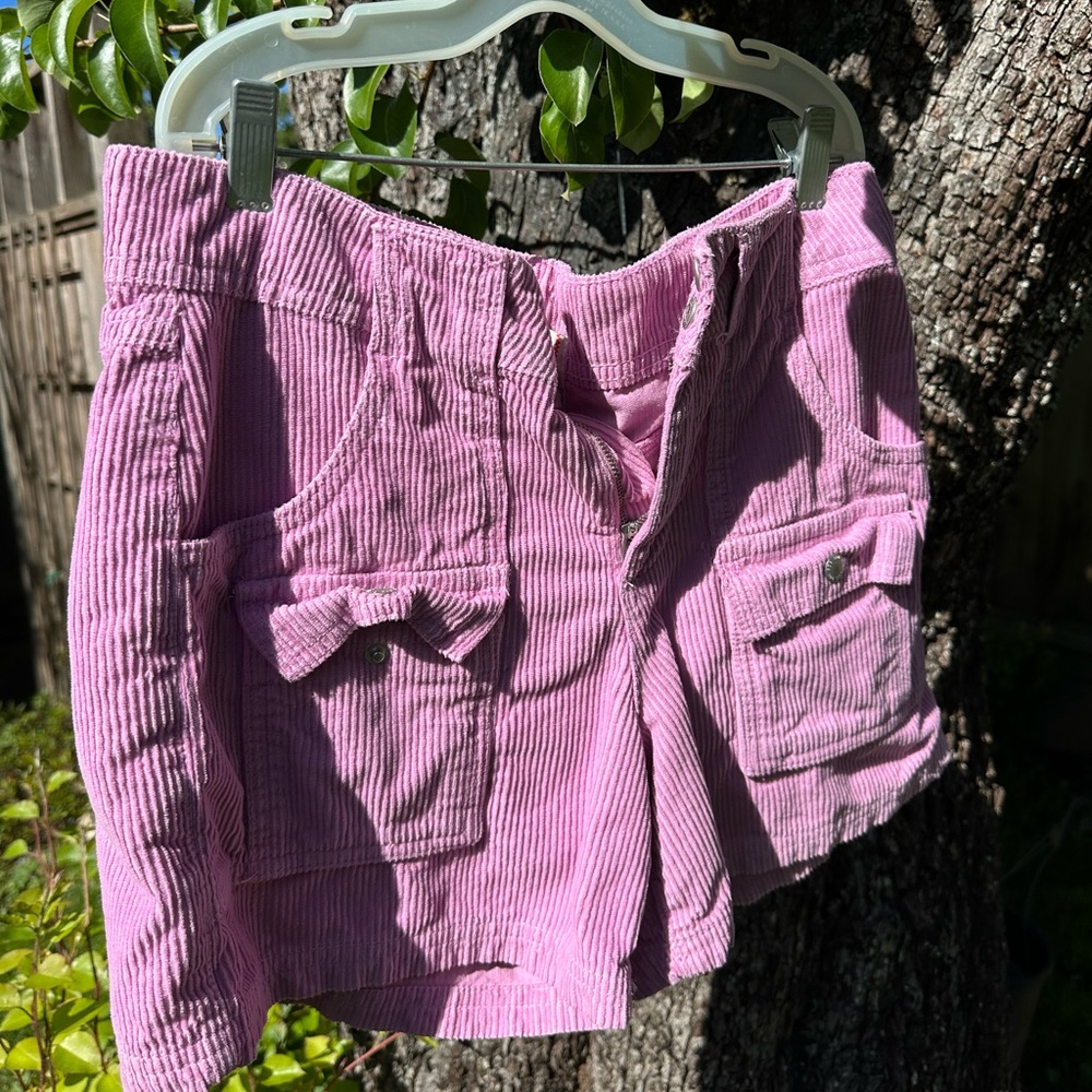 Pink BDG shorts 💗🌸